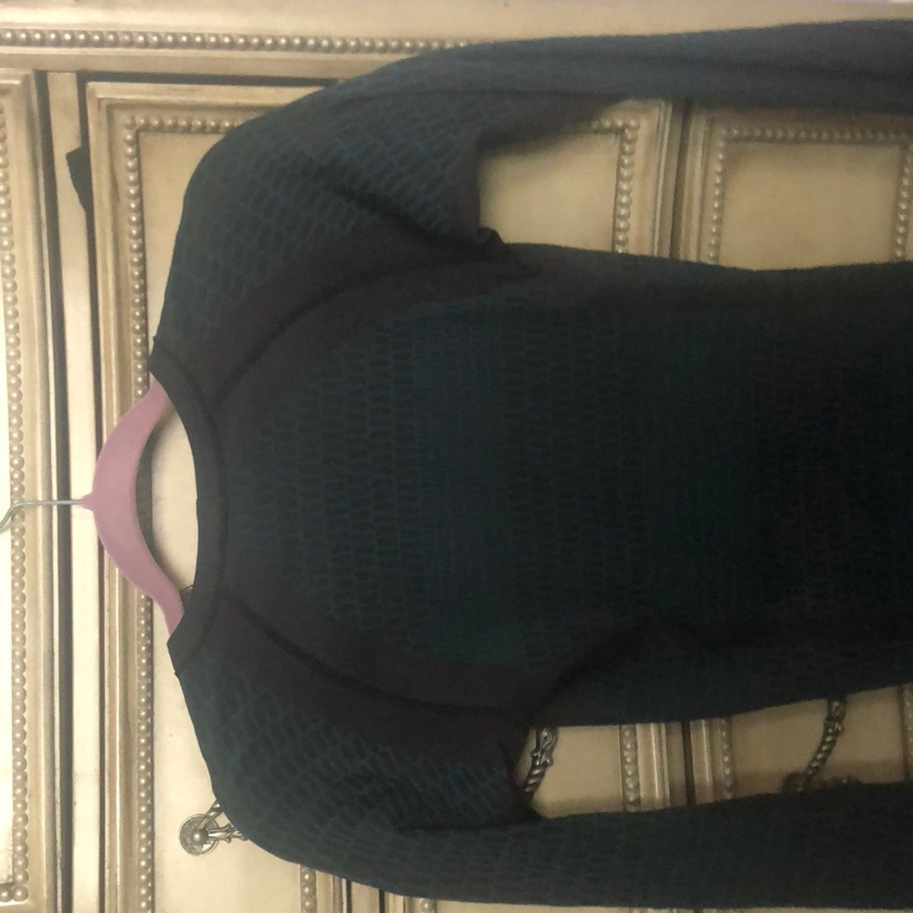 Lululemon top - Picture 3 of 4